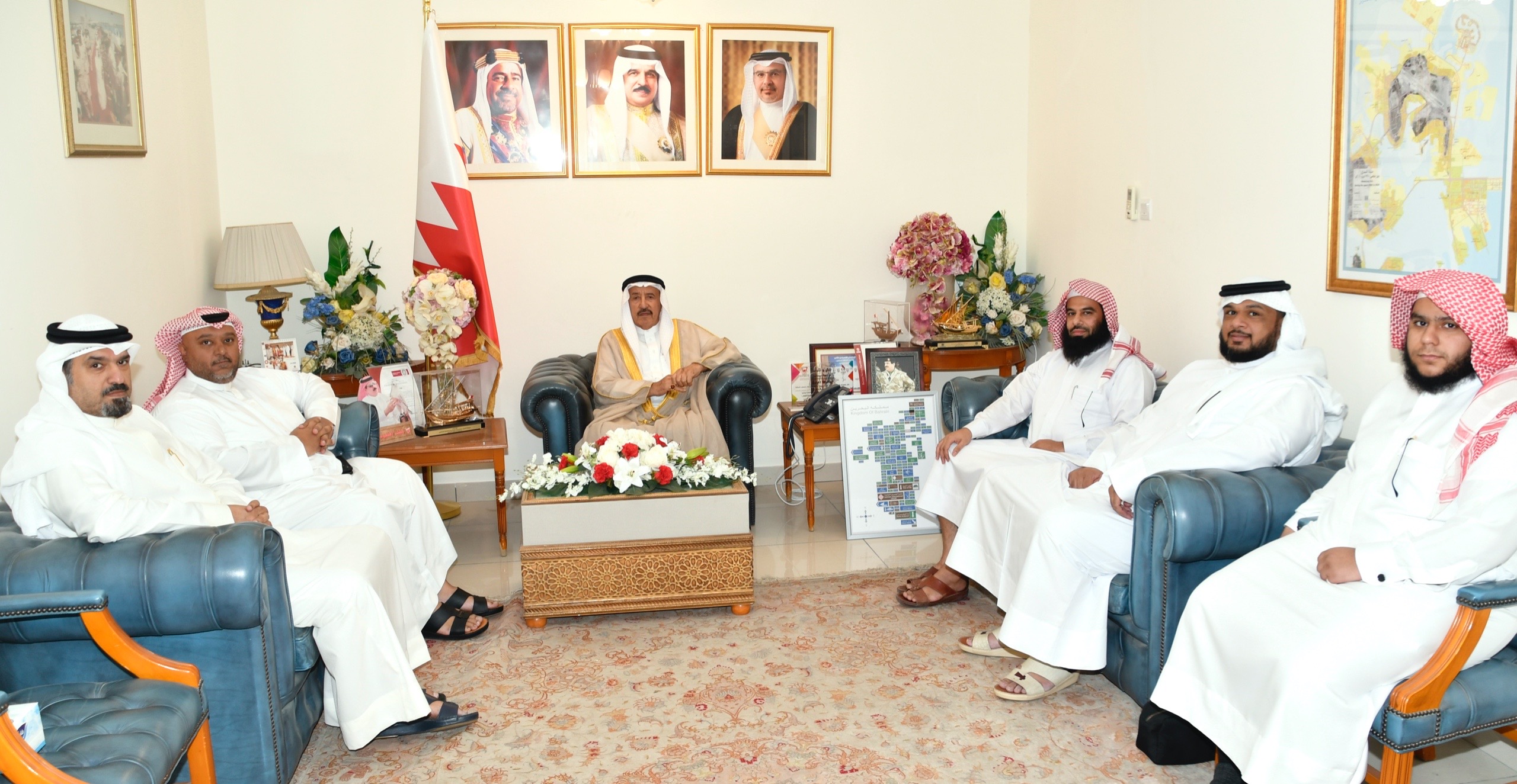 محافظ المحرق يستقبل رئيس مجموعة عون الخيرية<